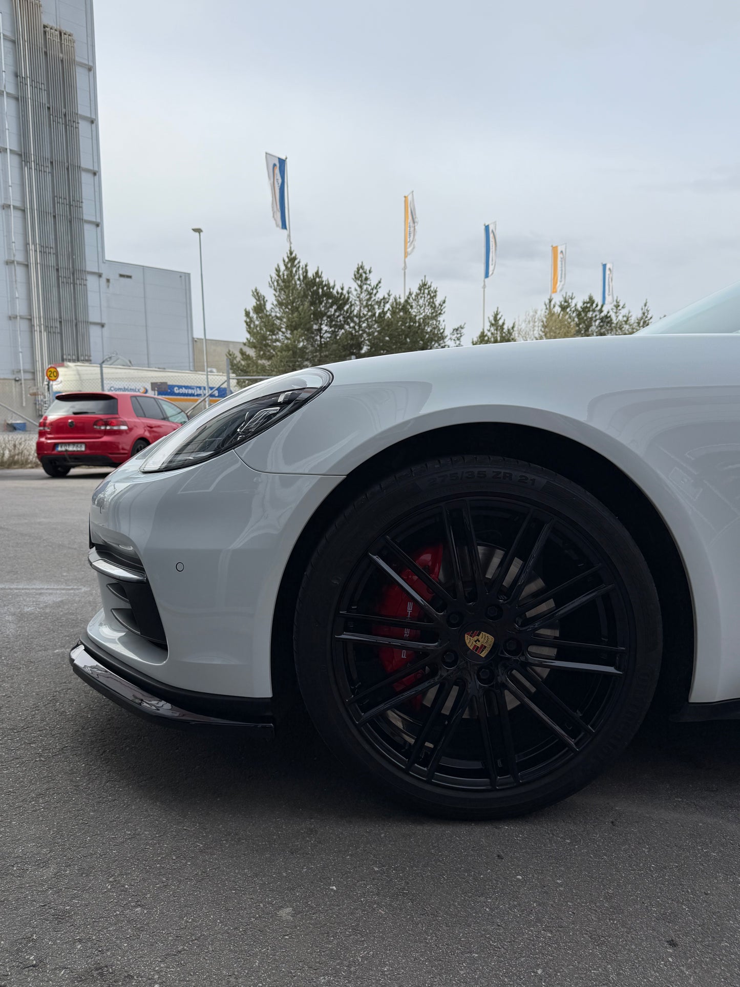 Porsche Panamera 4S Maxton body kit