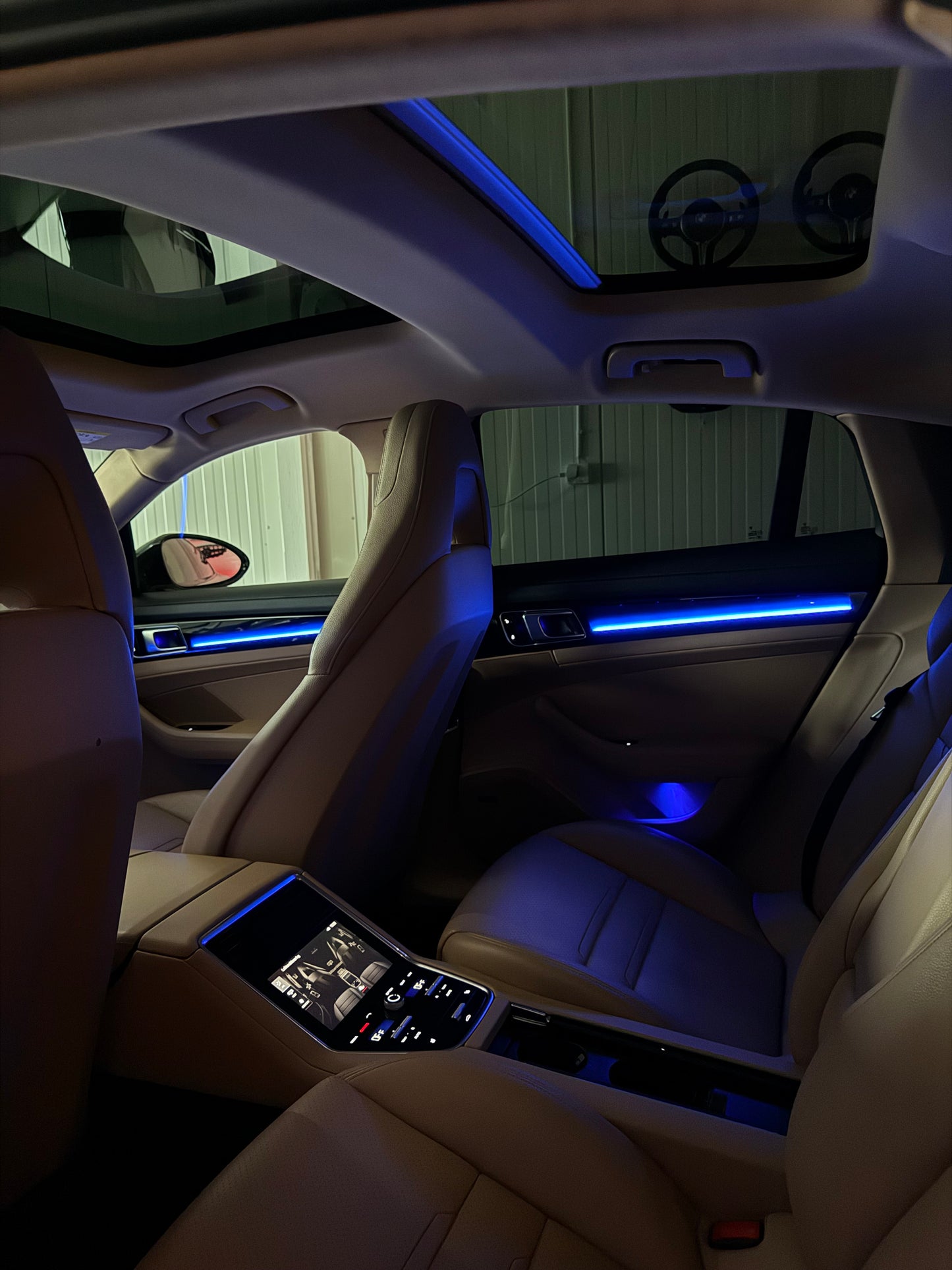Ambinet light Porsche Panamera 4S