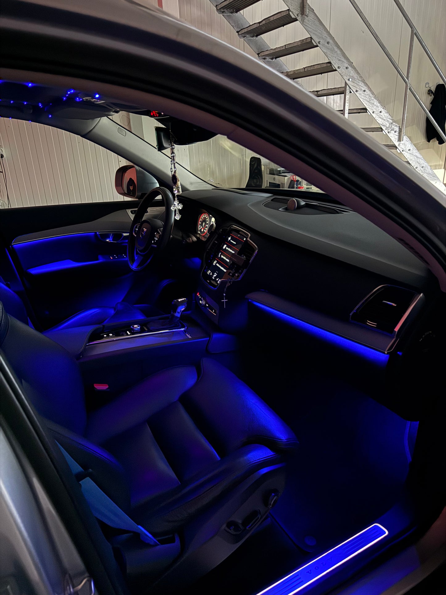 Volvo XC90 Ambinet belysning med montering