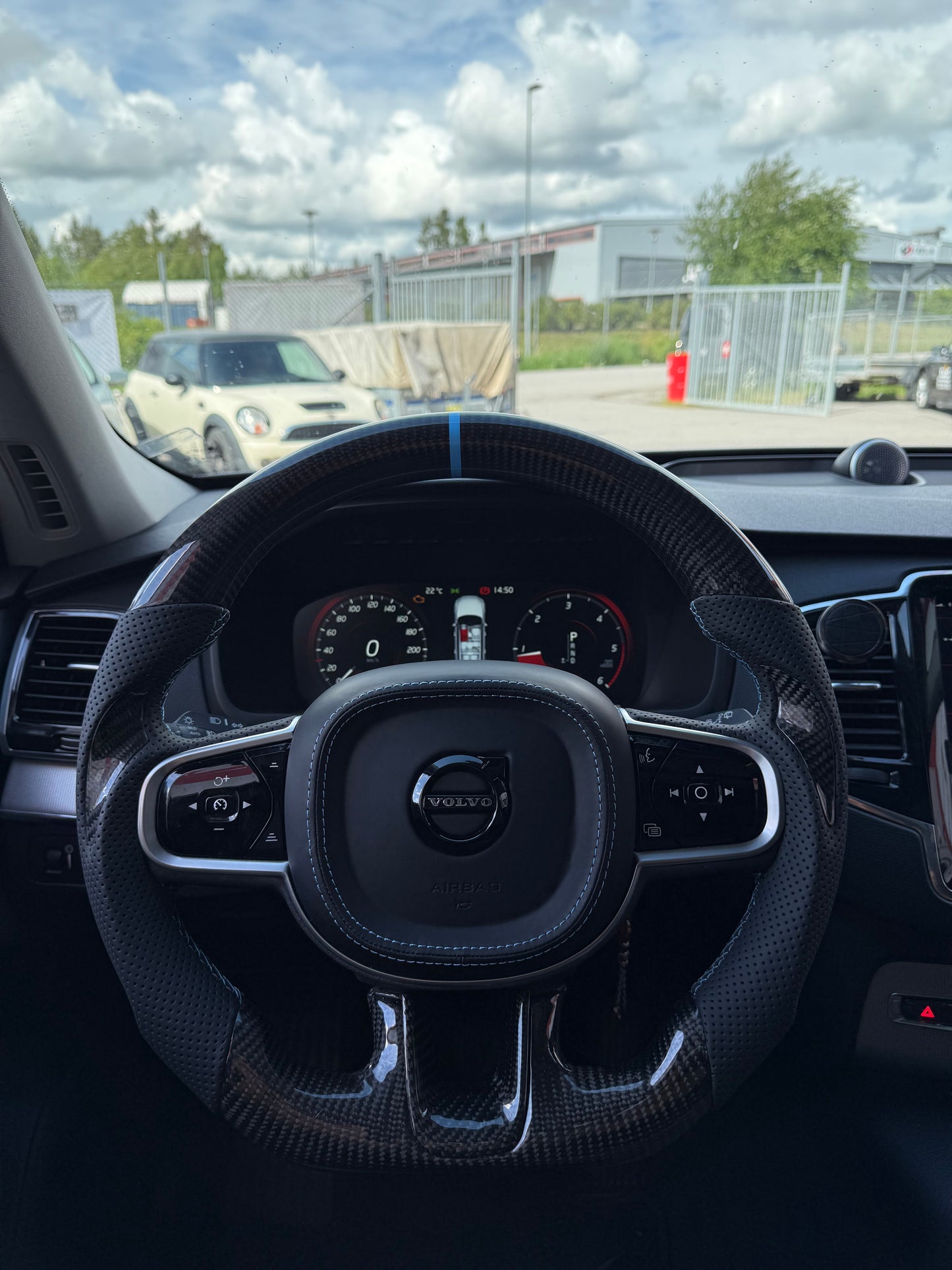 Volvo Custom ratt kolfiber & läder