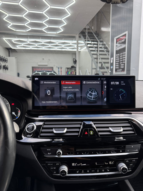 BMW 5 serie G30/G31 2019-2021 15 tum android skärm inkl. montering